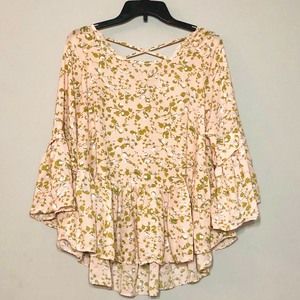 ENTRO | Floral Bell Sleeve Criss Cross Top Small